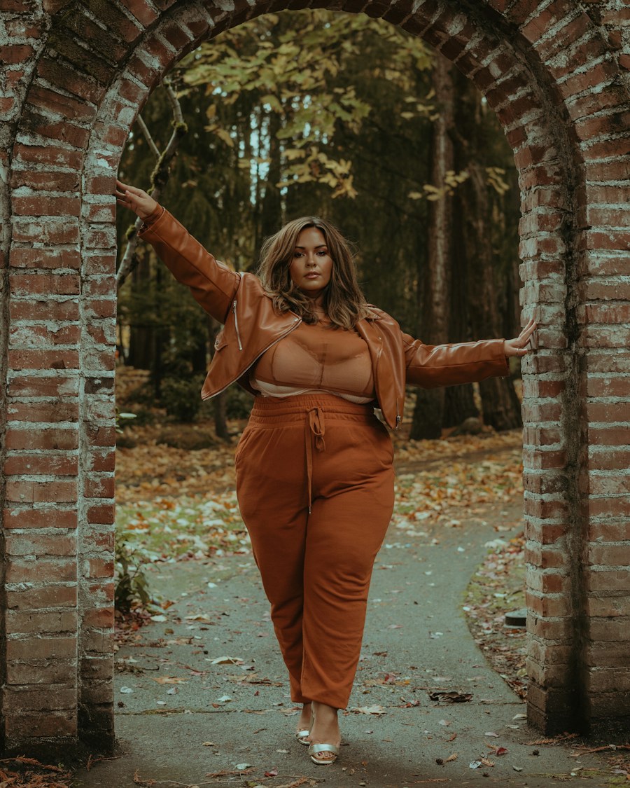 Plus-size fashion model in a relaxed terracotta co-ord